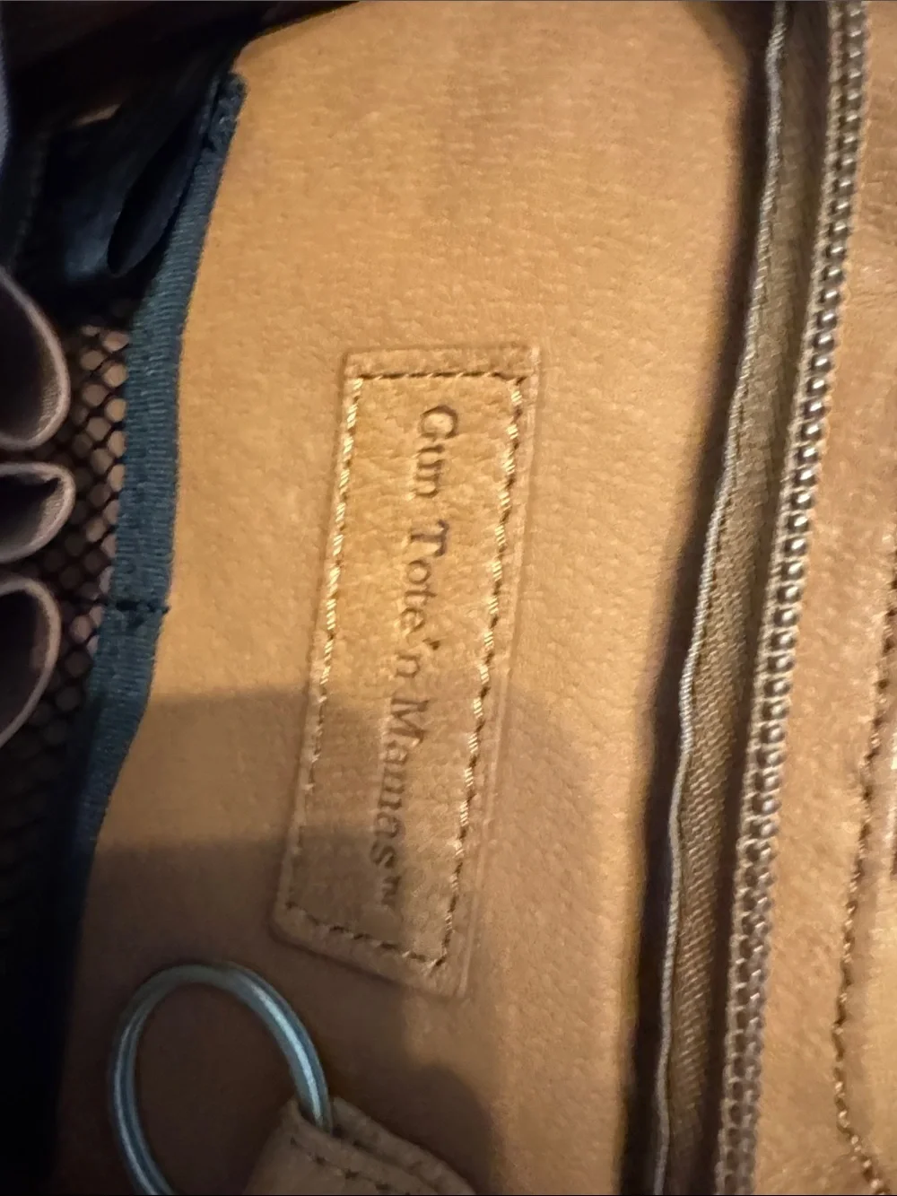 Unisex Gun Tote'n Mamas Concealed Carry Raven Shoulder Pouch, Tan